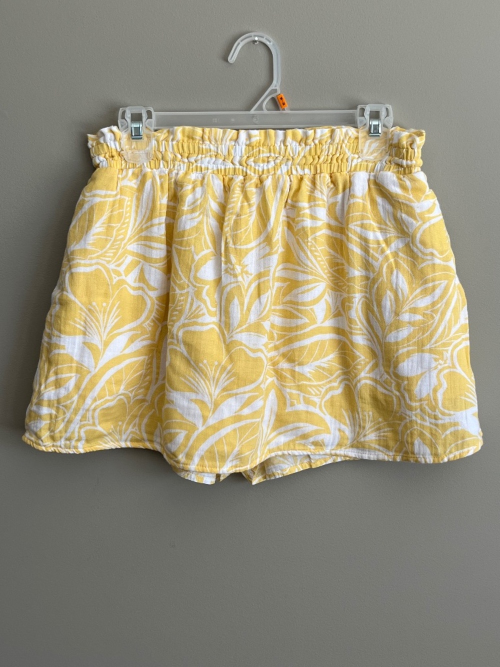 NWOT- Old Navy Yellow Floral Skort